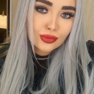 Meet your Posher, Leah